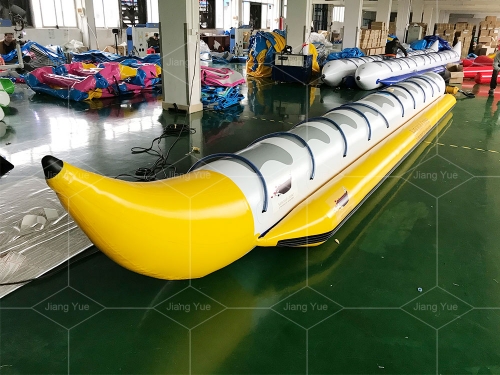 China PVC Hot Sale Fly Fish Flying Water Sport Inflatable Banana Sunscreen Boat for 10 People
